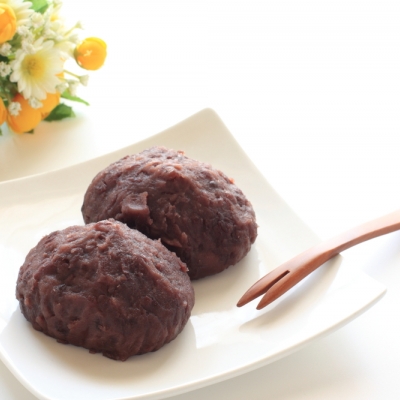 お彼岸に食べるのは「おはぎ」と「ぼたもち」どっち?その違いとは