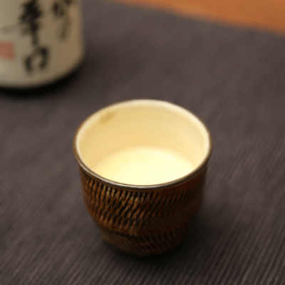 日本の伝統的な風邪ごはん。あったかふわふわたまご酒の作り方