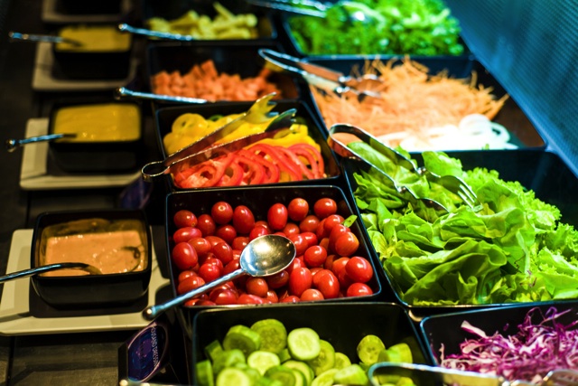 自由だからこそ気を付けたい!バイキングの基本マナーまとめ macaroni