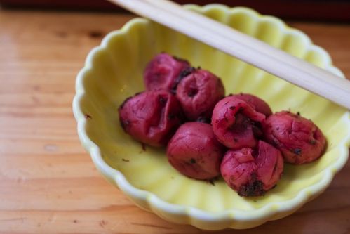 梅干しの赤シソ漬けの作り方 もみシソ作り 赤シソ漬けの行程を解説 3ページ目 Macaroni