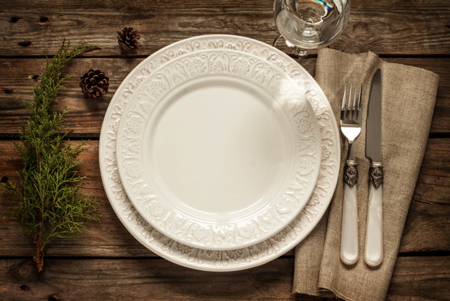 お皿とテーブルセット