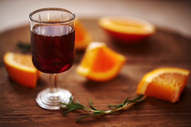 ミニグラスに入ったサングリア