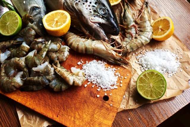 爪楊枝でスルッ エビの背わたの取り方 簡単テク Macaroni