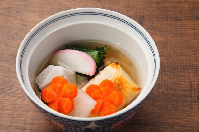 お雑煮の具は何を入れる 関東と関西のレシピについても徹底解説 Macaroni