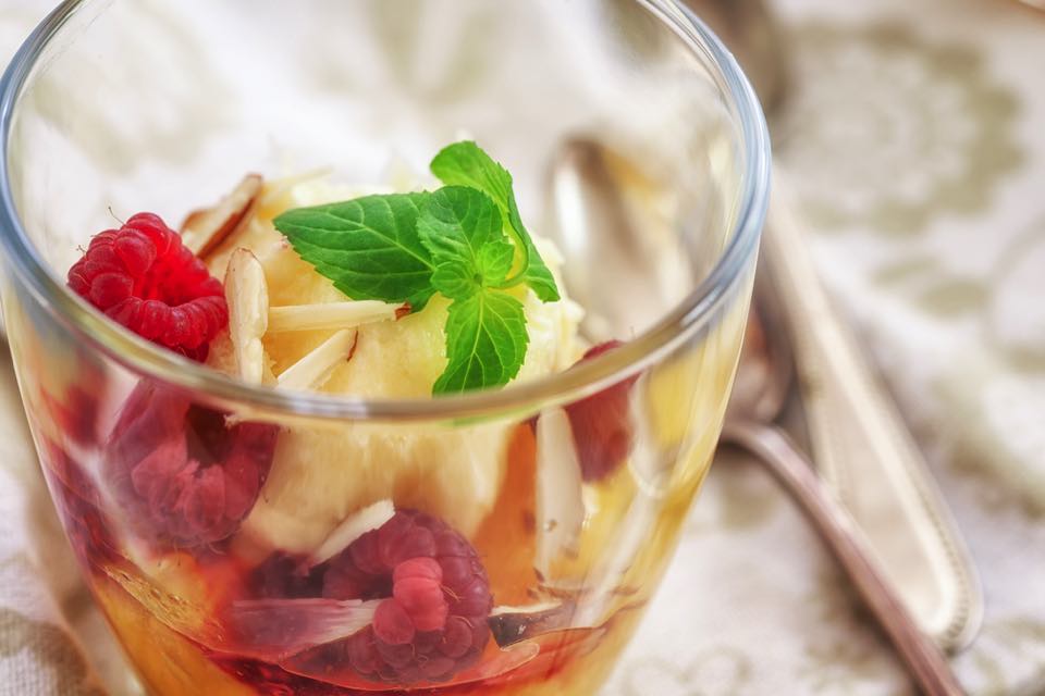 カップに入ったデザートの画像