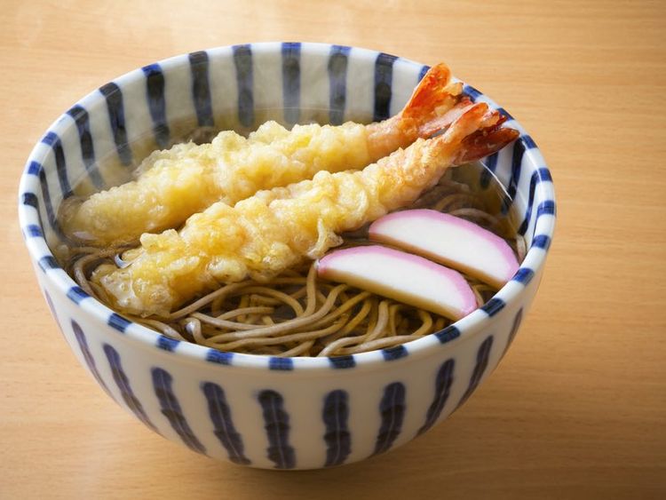年越しそばを食べるタイミングはいつ 由来や地域による違いも解説 Macaroni 年越しそばを食べるタイミングはいつ 由来や地域による違いも解説 Macaroni