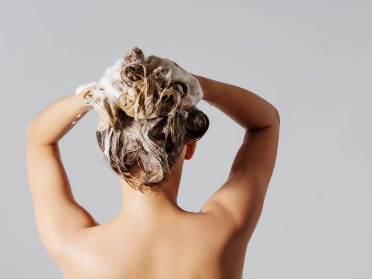 背中ニキビの原因はホルモンの乱れ 艶っぽい背中美人になる食事とは Macaroni