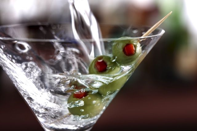 クールでドライな大人のカクテル ウォッカマティーニ の作り方 Macaroni