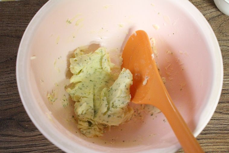 簡単で万能 ガーリックバターの作り方と使い方 おすすめレシピ5選 Macaroni