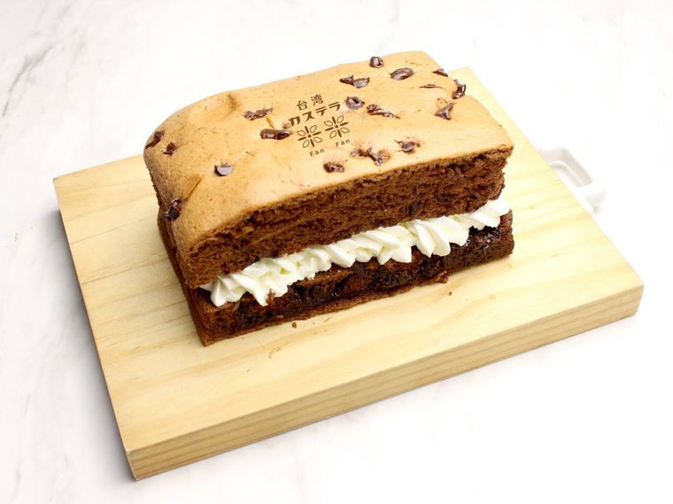 「台湾カステラ チョコレート」がファンファン梅田店に新登場。濃厚なチョコレートがしっかり味わえるの画像