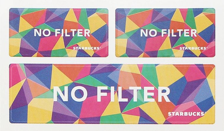 NO FILTERと描かれたスターバックスのステッカー