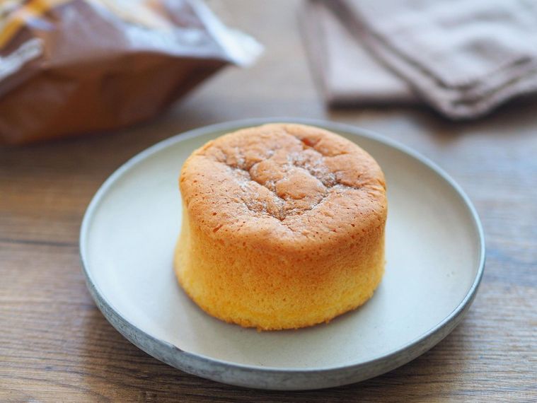 ファミマの話題作「パンケーキにプリン入れちゃいました」を実食!新スイーツの正体は…の画像