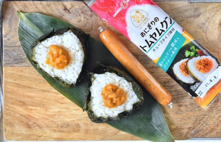 おにぎりのための新調味料!まさかのトムヤムクンが具に…おすすめの使い方も伝授の画像