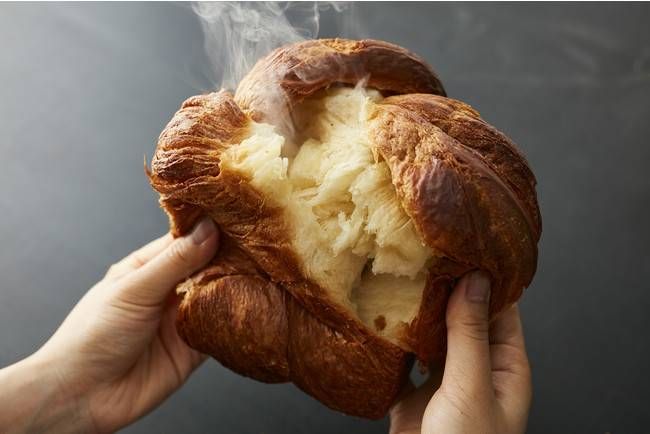 “クロワッサンで作る” 高級食パンがオンラインで発売。プレーンのほかほうじ茶&ホワイトチョコもの画像