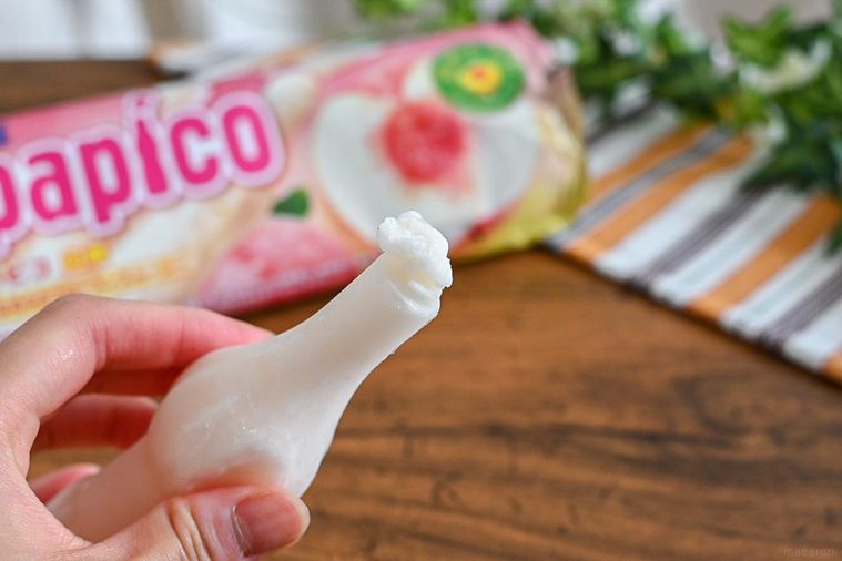 想像以上の桃の果実感…!復活したパピコはジューシーで甘みたっぷりの期間限定フレーバー【365日アイス女子】の画像