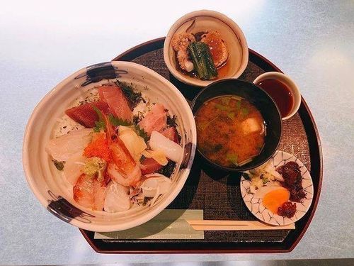 熱海で本当におすすめの海鮮丼10選 ランチに行きたい穴場 デカ盛り 安い店など Macaroni