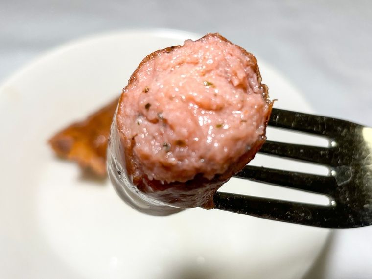 半分に割ったハーブウインナー