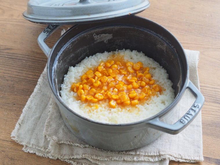 どの夏の味覚よりも早い!? カルディ「焼きとうもろこしごはんの素」で混ぜるだけのごちそう完成の画像