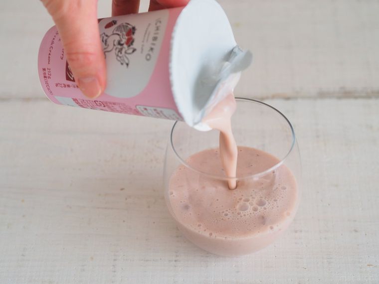 まるで “食べるいちごミルク”。セブン×いちごスイーツ専門店「いちびこ」の新作ドリンクに注目の画像