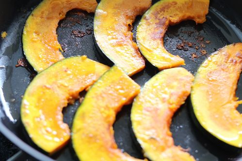 焦がし醤油で甘辛ホクホク 簡単 かぼちゃの甘辛焼き レシピ Macaroni