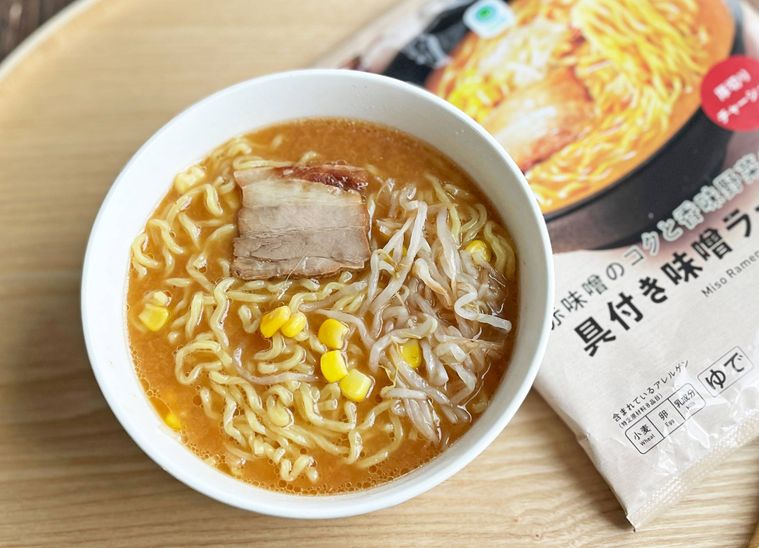 具付き味噌ラーメンの調理例