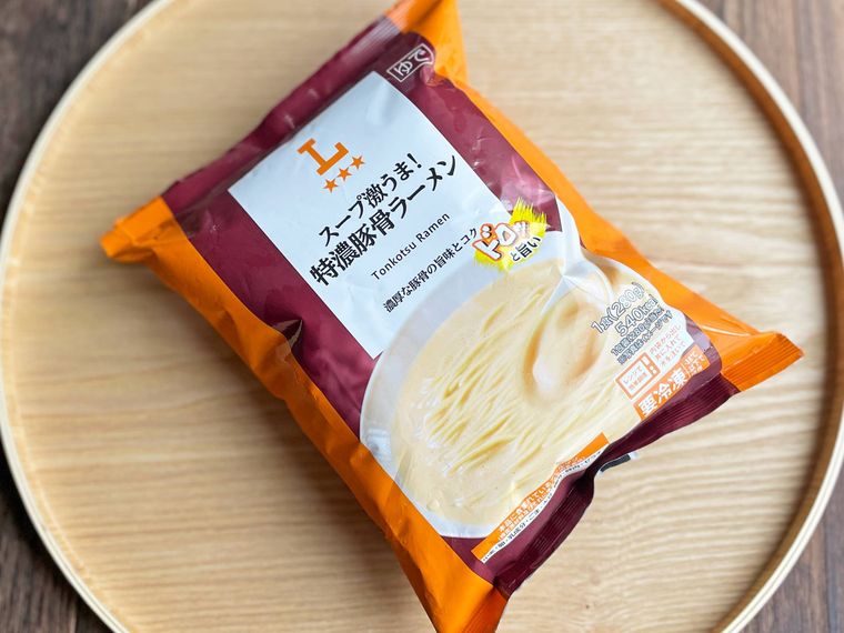 スープ激うま特濃豚骨ラーメンのパッケージ