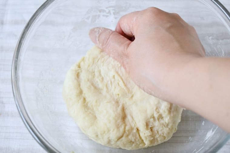 Twitterで5万いいね!無印良品のミックス粉で「とろ〜りチーズナン」の作り方の画像