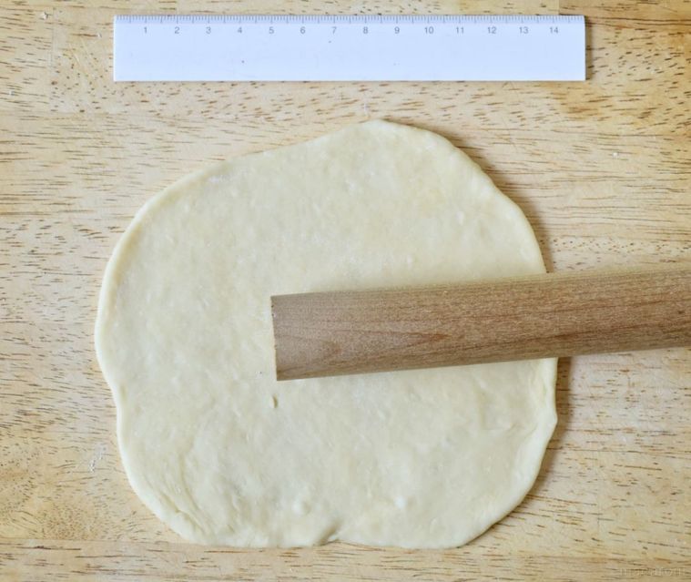 Twitterで5万いいね!無印良品のミックス粉で「とろ〜りチーズナン」の作り方の画像