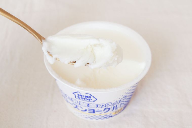 “あの飲み物” そのもの…!ミニストップ「フローズンヨーグルト」の懐かしい味わいと爽やかさに癒されるの画像