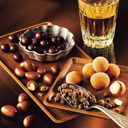ロイズが大人のチョコレート ウイスキーのあて を新発売 4種類のチョコレートが入ったこだわりの逸品 Macaroni ロイズが大人のチョコレート ウイスキーのあて を新発売 4種類のチョコレートが入ったこだわりの逸品 Macaroni