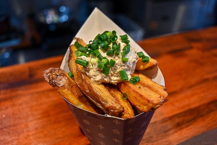 浅草のFrites Bruges（フリッツ・ブルージュ）のサワークリーム＆オニオンのアップ