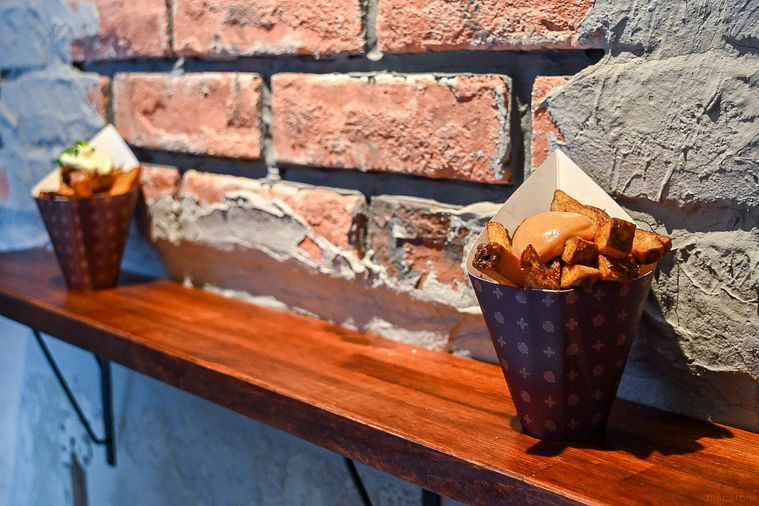 浅草のFrites Bruges（フリッツ・ブルージュ）のポテトを並べて撮ったところ