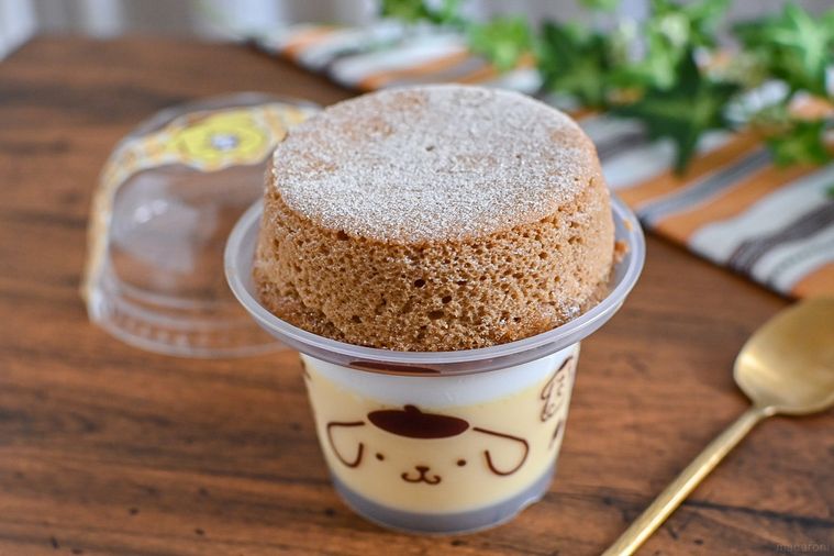 いたるところにポムポムプリンが…!ファミマ限定のスフレプリンは見た目も味も大満足のスイーツの画像