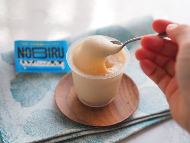 衝撃の新食感スイーツ!ローソン「のび〜るミルク」は練るたびに脳が混乱する…の画像
