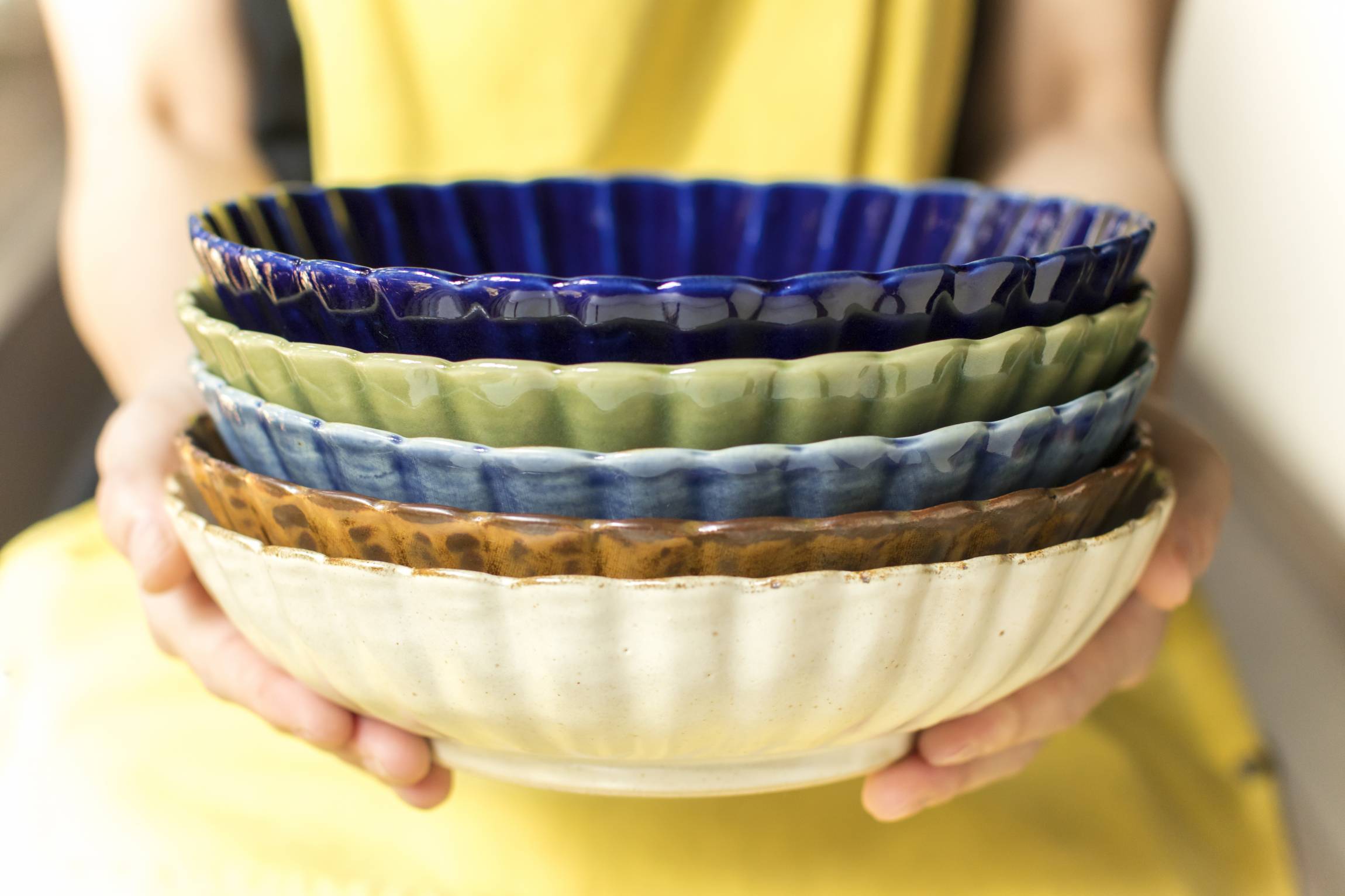 お皿 タナベヨシミ おいしさを左右するカレー皿の世界。カレー好きが愛用