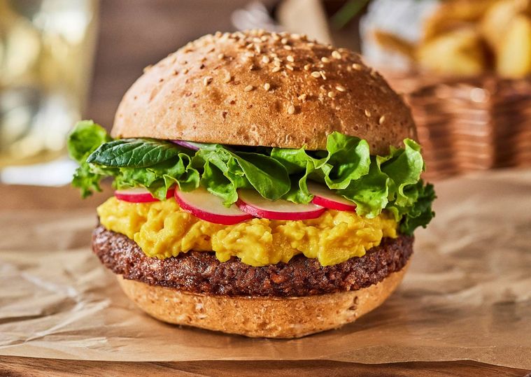 卵不使用なのにスクランブルエッグそのもの。プラントベースフード「ほぼたま」がキユーピーから新発売の画像