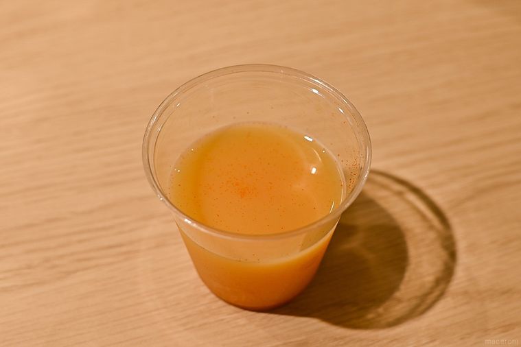 世界初!スムージージュース専門店「ジャンバ」のカフェが丸の内にオープンの画像