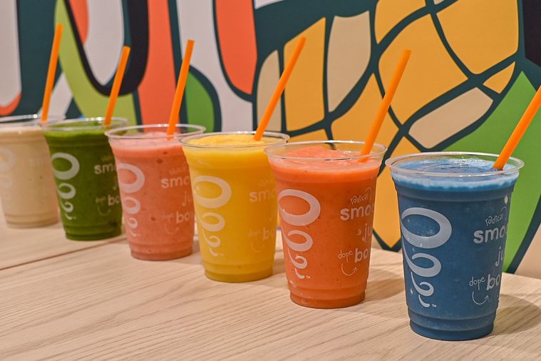 世界初!スムージージュース専門店「ジャンバ」のカフェが丸の内にオープンの画像