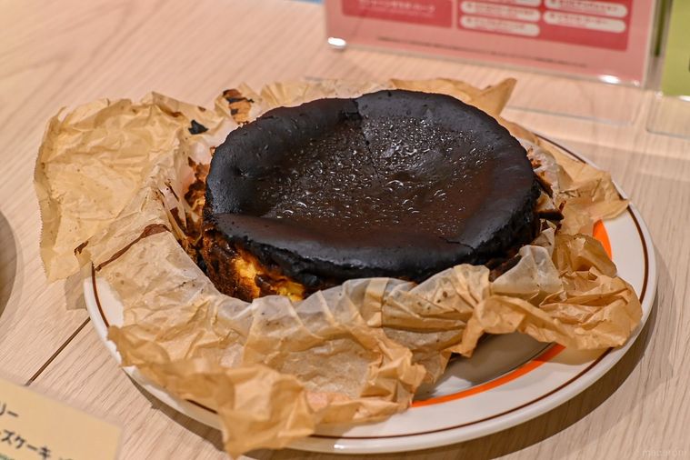 世界初!スムージージュース専門店「ジャンバ」のカフェが丸の内にオープンの画像