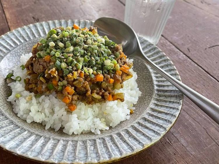 暑い日にぴったり 料理研究家 きじまりゅうたさんの 薬味たっぷりキーマカレー 今日のおうちカレー 7月8日 Macaroni