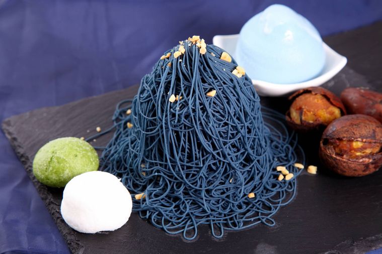 こんなに青いのに栗味!?「深海モンブラン」が沼津深海プリン工房で販売中の画像