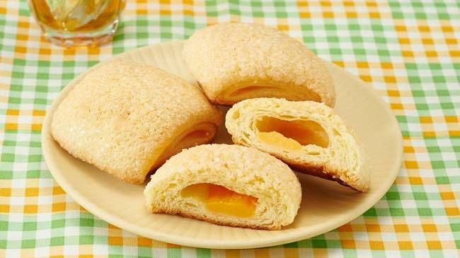 100円ローソン7月新作!世界のパンやフルーツパンシリーズが登場の画像