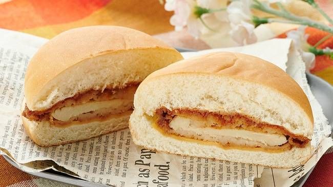 100円ローソン7月新作!世界のパンやフルーツパンシリーズが登場の画像