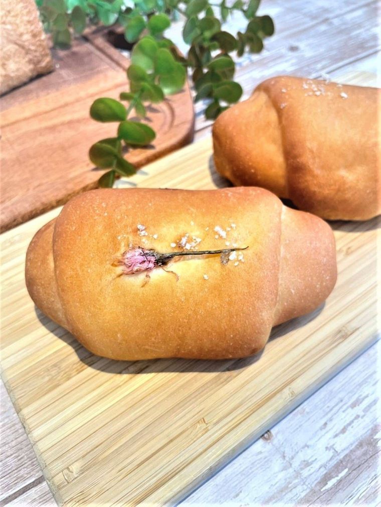 横浜の高級食パン専門店「よろしく」。食パンや食べ歩きにもおすすめなパンを販売の画像