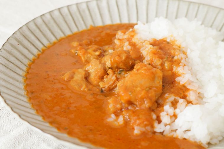 皿に盛られたカレーライス