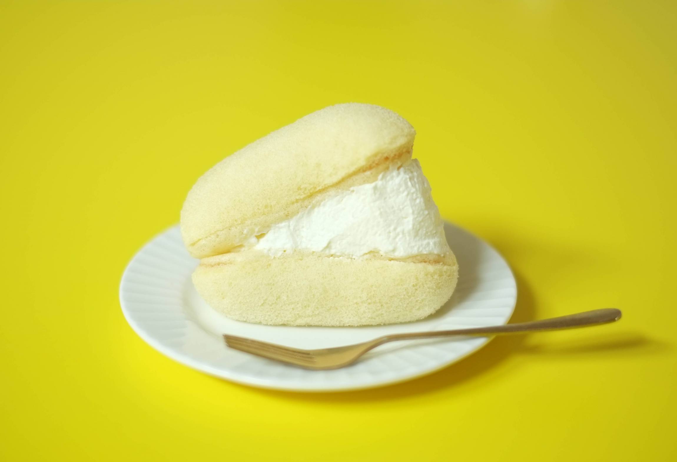 東京ばな奈マリトッツォ の公式アレンジレシピが公開 トリプルクリームのふわもこ食感が楽しめる Macaroni 東京ばな奈マリトッツォ の公式アレンジレシピが公開 トリプルクリームのふわもこ食感が楽しめる Macaroni