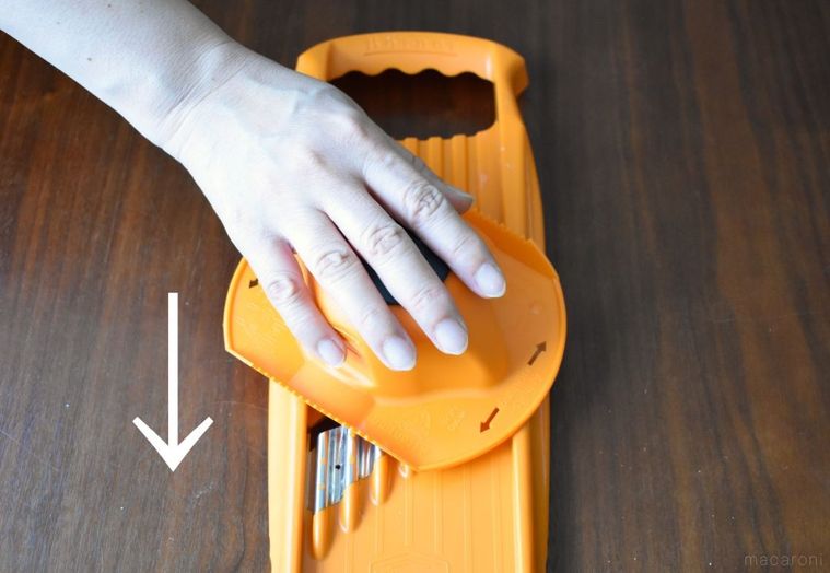 Twitterで9万いいね!魅惑の調理器具「ワッフルスライサー」でワッフルポテト作りに挑戦の画像