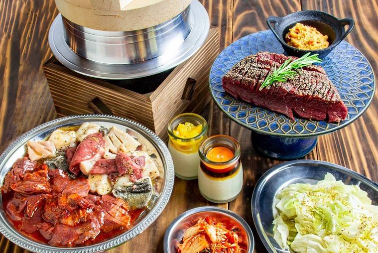 ホルモン焼肉専門店「ツキホル」が月島にオープン!新しい体験ができるポップな雰囲気の画像