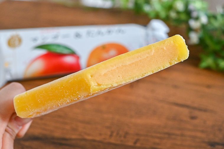 初体験の果物コラボ!ローソンアイス新作「マンゴー&たんかん」は時間を置いて食べるべき【365日アイス女子】の画像