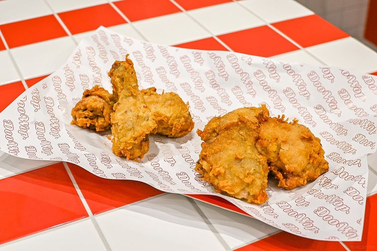 代官山のチキンバーガー専門店「ドゥーワップ」が大手チェーンを揺るがす!ここで食べるべきメニューは…の画像